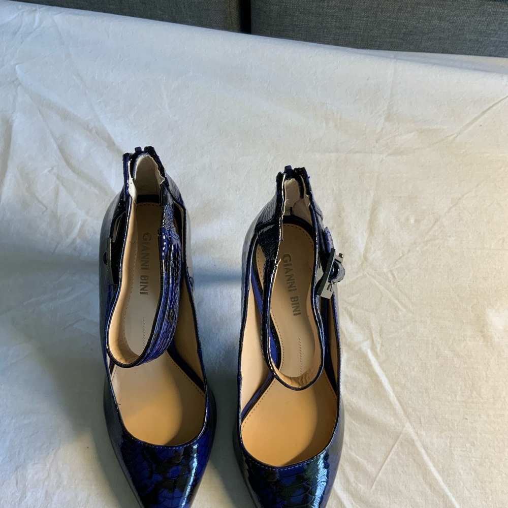 Gianni Bini ankle strap heels. NEW W/0 BOX OR TAGS